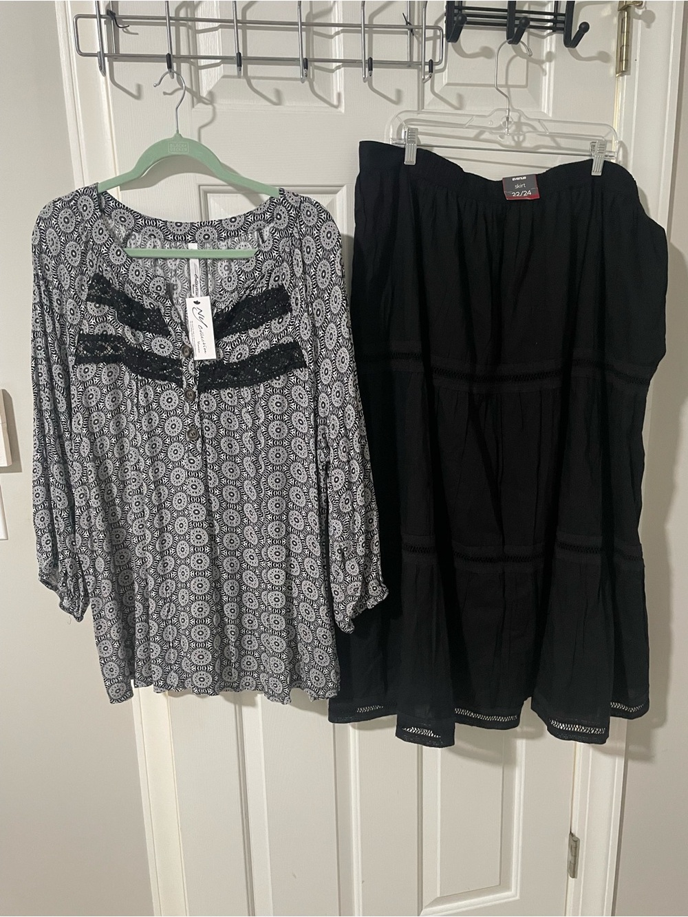 Women's Black Tiered Midi Skirt 22/24 Avenue new ny collection 2x top